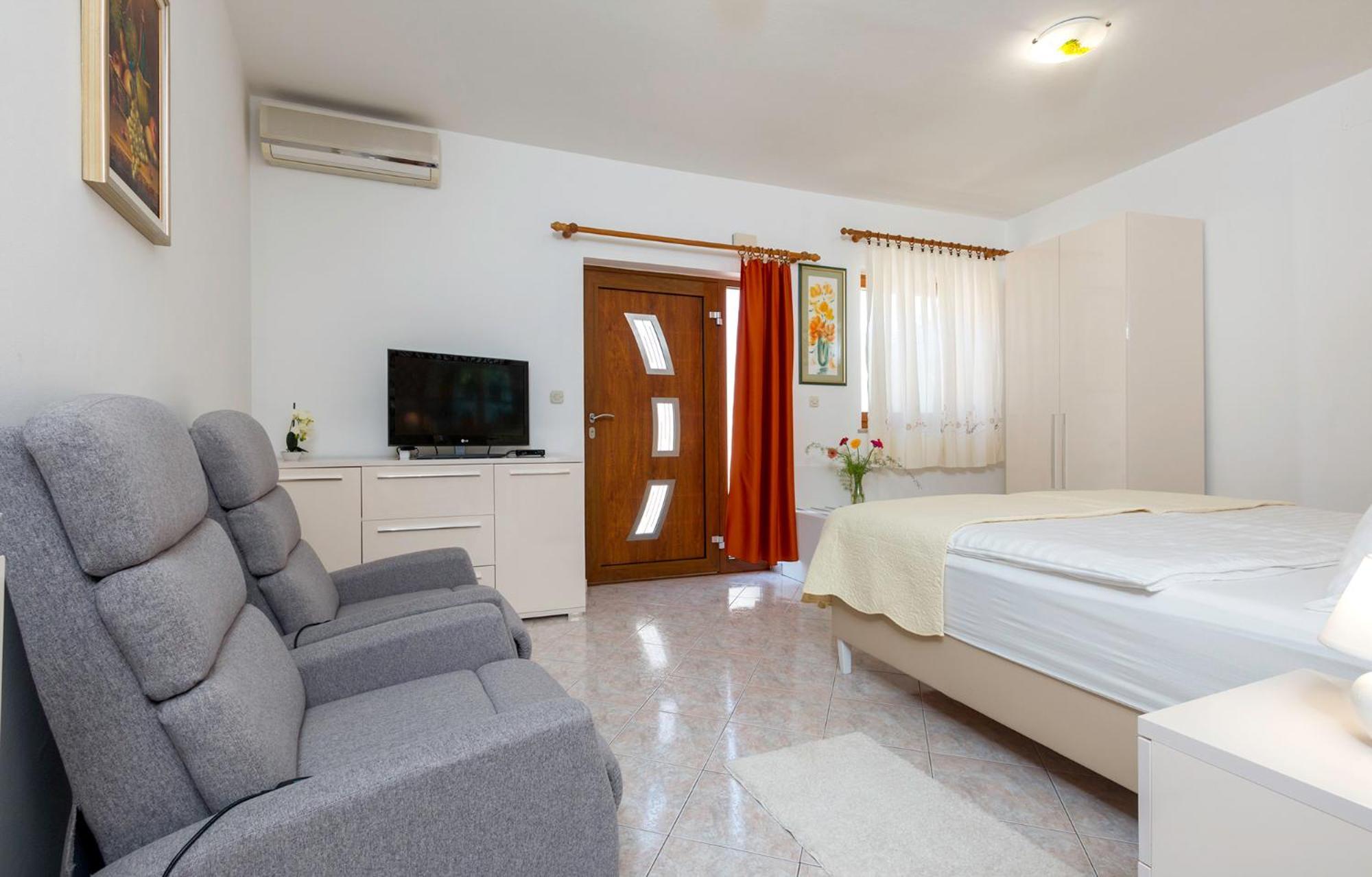 Studio Apartment Oliva พูลา ภายนอก รูปภาพ